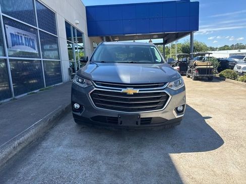 Used 2020 Chevrolet Traverse LT image 3