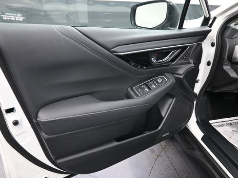 Used 2023 Subaru Outback Limited image 16