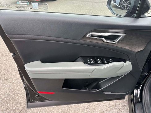 Used 2023 Kia Sportage X-Line w/ X-Line Premium Package image 16