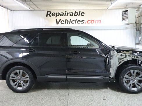 Used 2021 Ford Explorer XLT w/ Equipment Group 202A AWD/4WD image 4
