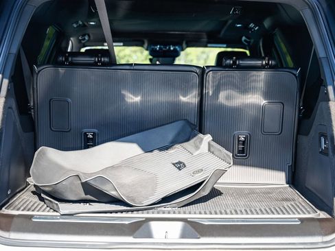 Used 2025 Cadillac Escalade ESV Premium Luxury w/ LPO, Floor Liner Package AWD/4WD image 27
