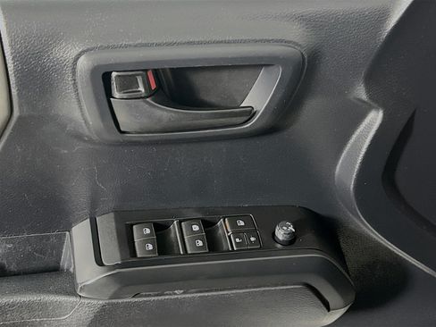 Used 2019 Toyota Tacoma SR w/ SR Convenience Package RWD image 16