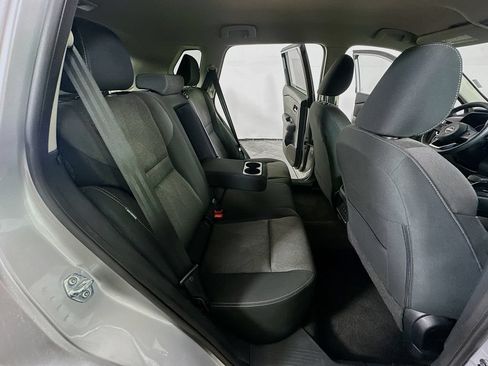 Used 2024 Nissan Rogue SV FWD image 11