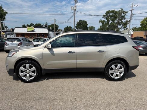 Used 2016 Chevrolet Traverse LT w/ Style and Technology Package FWD image 5