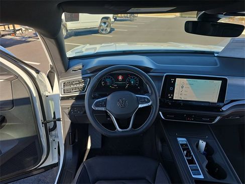 New 2026 Volkswagen Atlas Cross Sport SE image 12