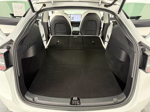 Used 2021 Tesla Model Y Long Range AWD/4WD image 33