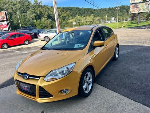 Used 2012 Ford Focus SE FWD image 1