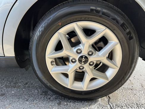 Used 2025 Kia Soul LX w/ LX Technology Package image 28