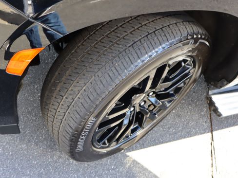 Used 2021 GMC Yukon Denali w/ Denali Premium Package image 44