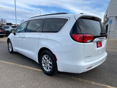Used 2021 Chrysler Voyager Lxi image 3