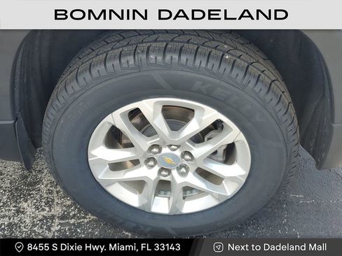 Used 2022 Chevrolet Traverse LS image 5