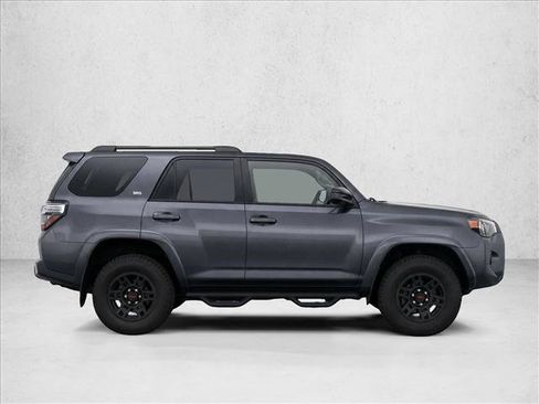 Used 2021 Toyota 4Runner SR5 Premium w/ Moonroof Package AWD/4WD image 8