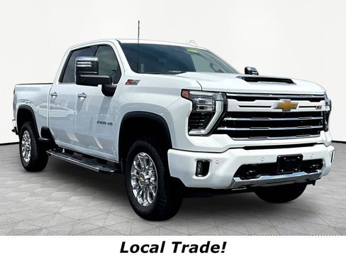 Used 2024 Chevrolet Silverado 2500 LTZ w/ LTZ Plus Package AWD/4WD image 3