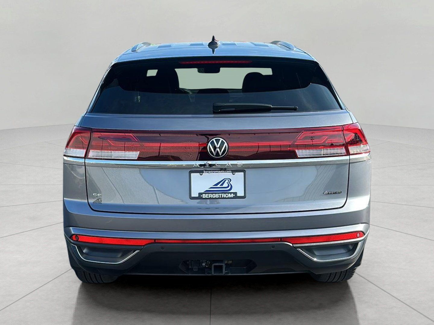 Used 2025 Volkswagen Atlas Cross Sport SE AWD/4WD image 6