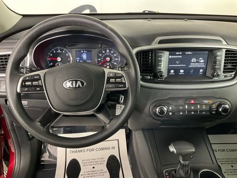 Used 2020 Kia Sorento LX image 14