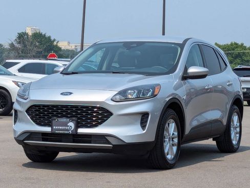 Used 2020 Ford Escape SE image 8