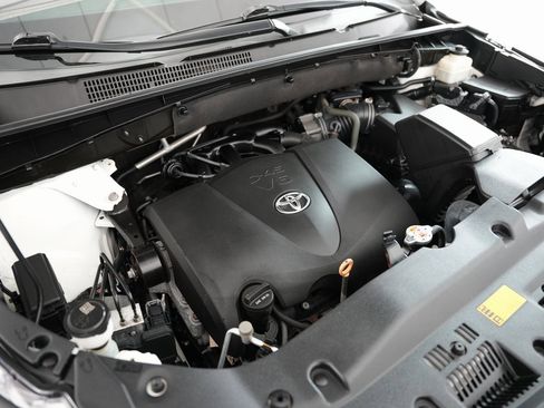 Used 2018 Toyota Highlander Plus image 61