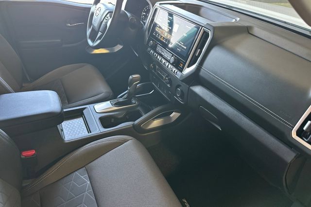 Used 2026 Nissan Frontier SV w/ Tow Package RWD image 14