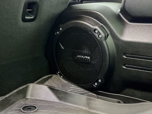 Used 2024 Jeep Wrangler Unlimited AWD/4WD image 3