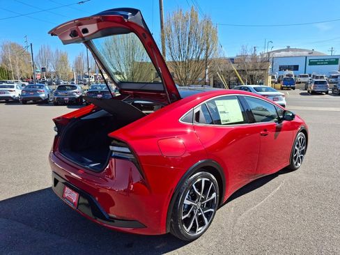 New 2026 Toyota Prius Plug-In Hybrid image 9