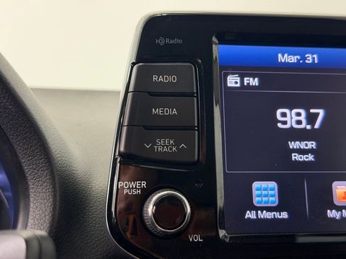 Used 2020 Hyundai Elantra GT FWD image 23