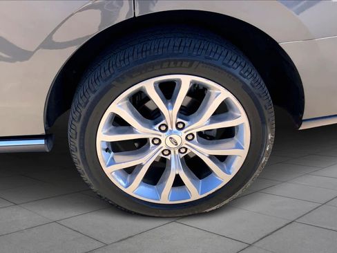 Used 2019 Ford Expedition Limited w/ Equipment Group 302A image 10