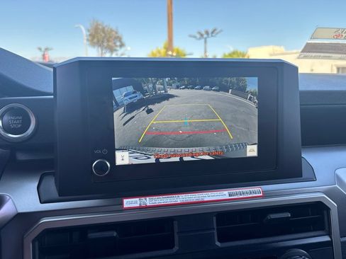 Used 2025 Toyota 4Runner SR5 AWD/4WD image 25