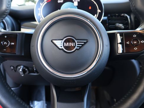 Used 2024 MINI Cooper 2-Door Hardtop image 21
