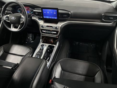 Used 2022 Ford Explorer XLT w/ Equipment Group 202A image 12