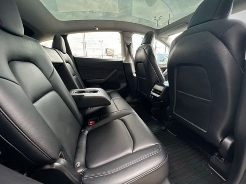 Used 2021 Tesla Model Y Long Range image 25
