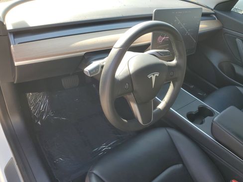 Used 2020 Tesla Model 3 Standard Range image 13