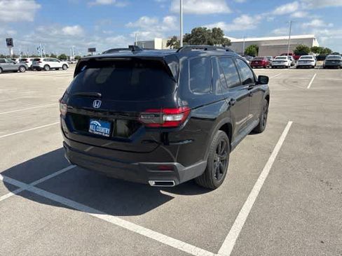 Used 2025 Honda Pilot Black Edition image 5
