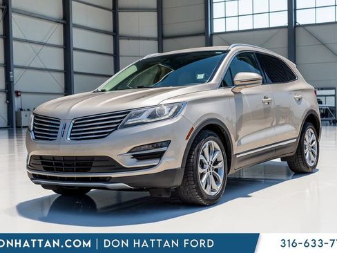 Used 2017 Lincoln MKC Select w/ Lincoln MKC Climate Package FWD image 1
