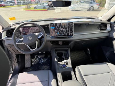 New 2026 Volkswagen Tiguan SE AWD/4WD image 15