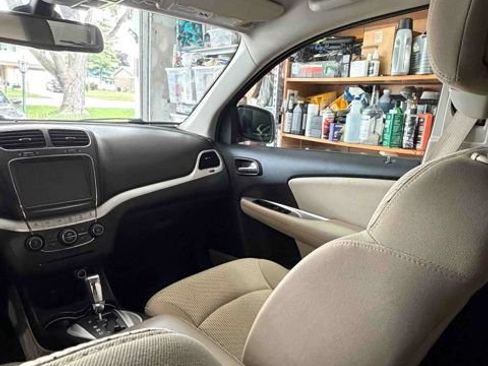 Used 2018 Dodge Journey SE w/ Safe & Sound Group FWD image 6