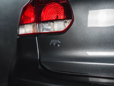 Used 2012 Volkswagen Golf 4-Door image 23