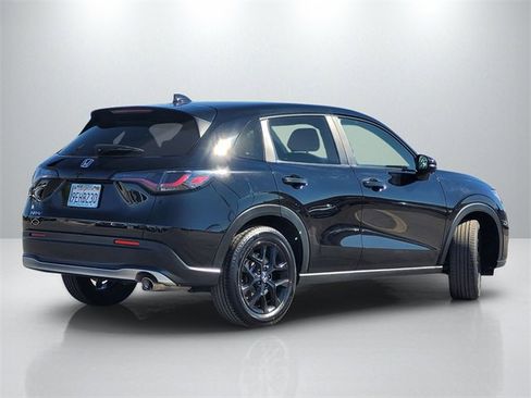 Used 2023 Honda HR-V Sport image 4