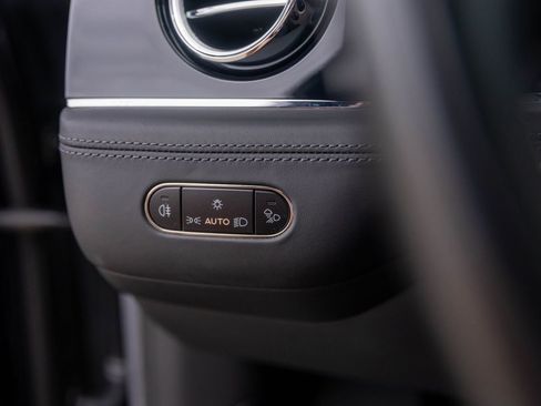 Used 2024 Bentley Bentayga AWD/4WD image 30