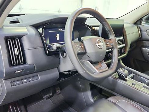 Certified 2026 Nissan Pathfinder SL FWD image 10