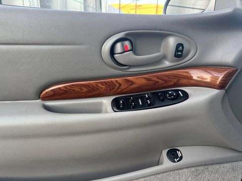 Used 2002 Buick Le Sabre Custom w/ Luxury Pkg FWD image 26