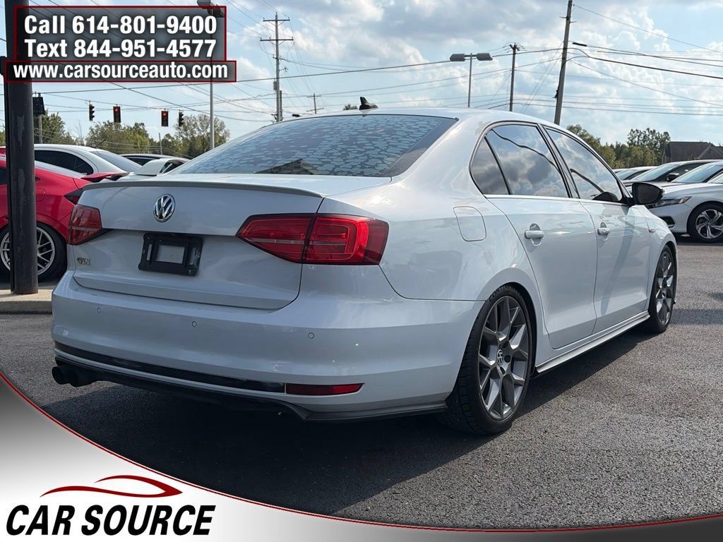 Used 2017 Volkswagen Jetta GLI FWD image 5