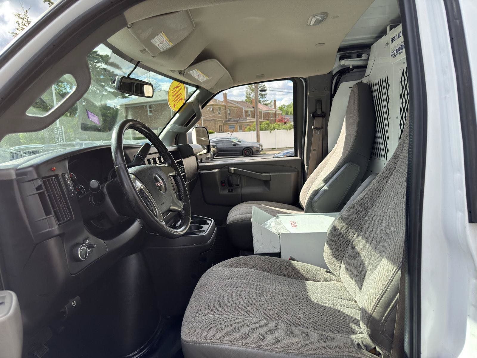 Used 2018 GMC Savana 3500 w/ Driver Convenience Package RWD image 20