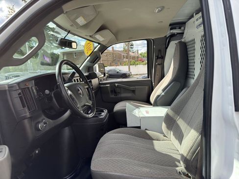 Used 2018 GMC Savana 3500 w/ Driver Convenience Package RWD image 20