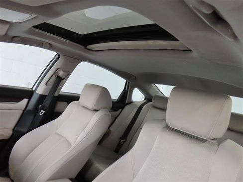 Used 2018 Honda Accord EX image 17