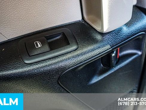 Used 2023 Chrysler Voyager LX FWD image 34