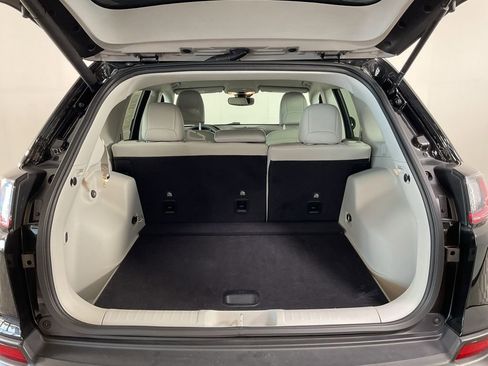 Used 2021 Jeep Cherokee Latitude Lux w/ Comfort/Convenience Group image 20