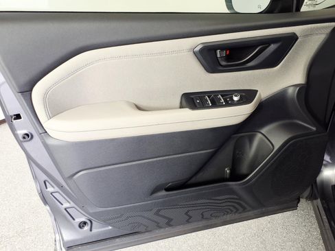 Used 2025 Subaru Forester Premium image 15