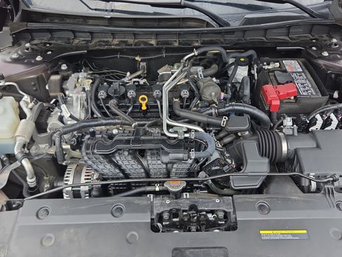 Used 2025 Nissan Altima 2.5 SV FWD image 17