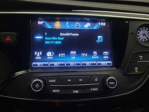 Used 2020 Buick Envision Essence image 25