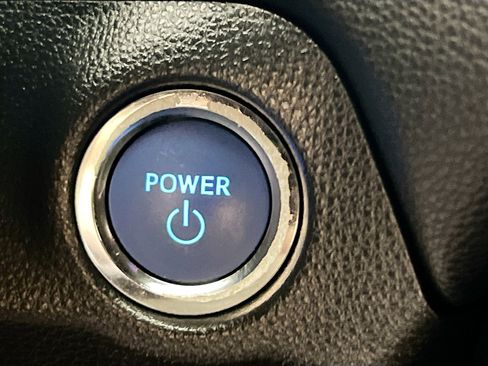 Used 2022 Toyota RAV4 SE image 24